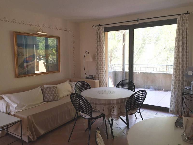 A vendre sur le golf de Saumane appartement libre et meublé