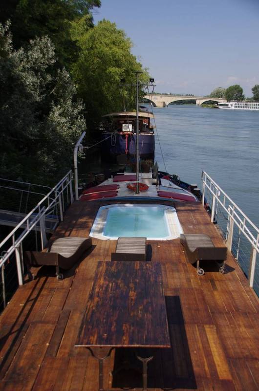Vente d'une péniche en Avignon