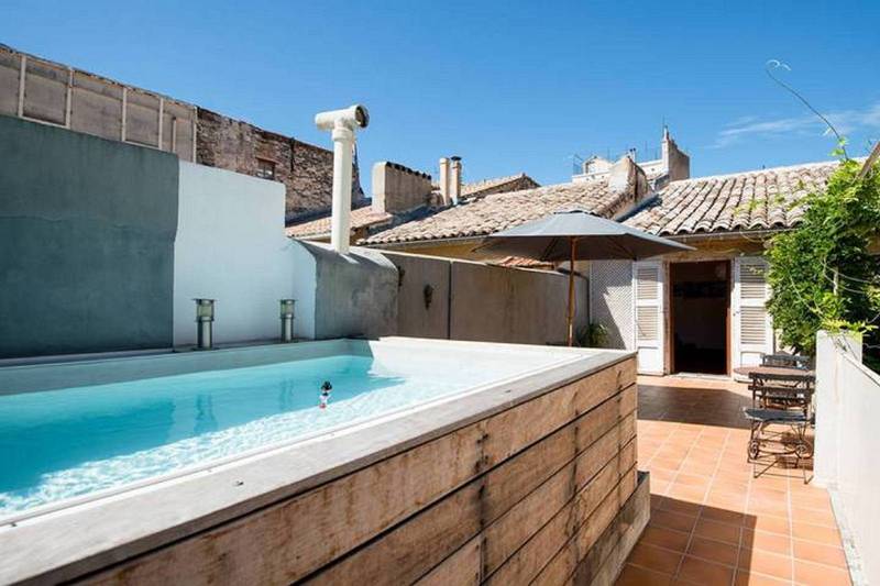 Maison de ville de caractère en vente à Avignon avec terrasse et piscine