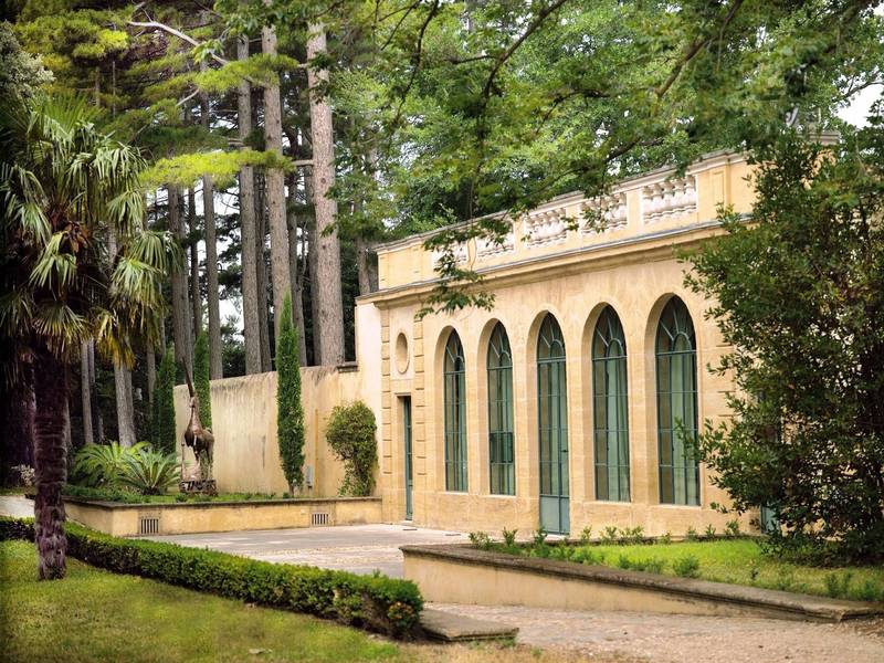 Orangerie dans le parc du Château à vendre près de Chateauneuf du Pape
