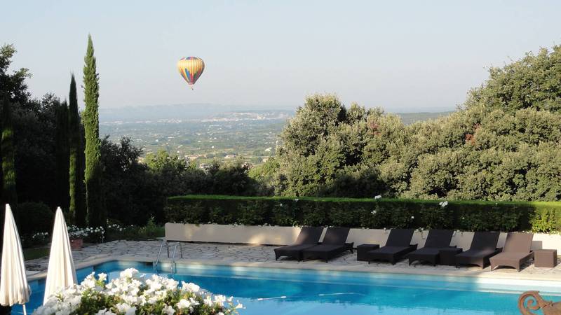 Maison d'architecte en vente à Gordes avec vue panoramique