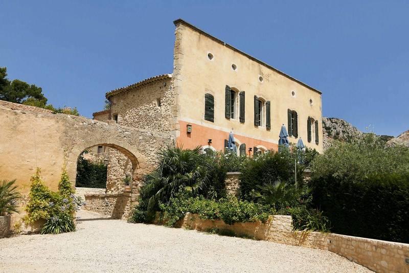 Luberon petit chateau restauré