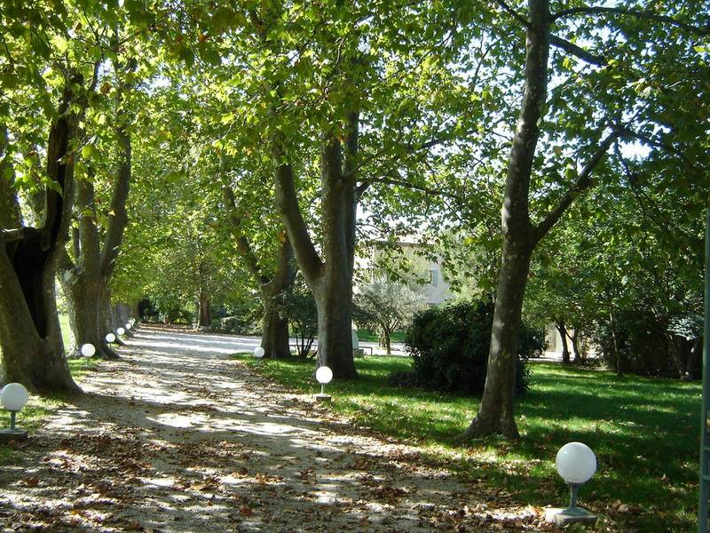 Bastide à la vente près d'Aix en Provence au milieu d'un superbe parc arboré