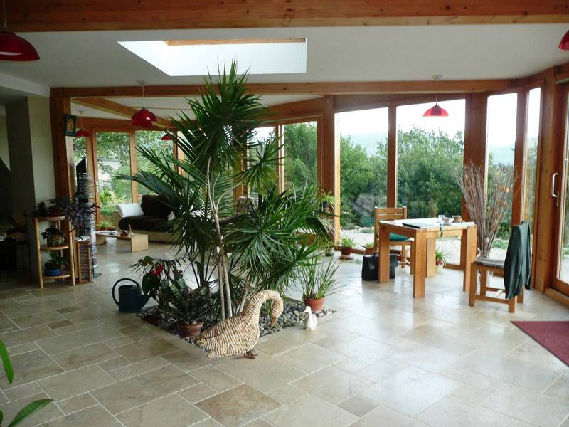 A vendre maison d'architecte en bois dans le pays de Forcalquier
