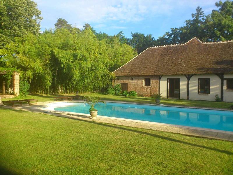 Partie de chateau et ses dépendances à la vente en Sologne