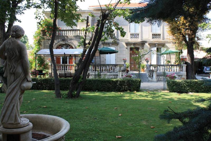 Charme et caractère dans cet hotel particulier à vendre en Avignon