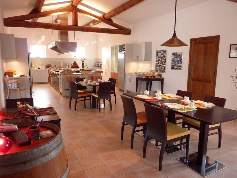 grand espace vie dans cette propriété en vente dans le Luberon