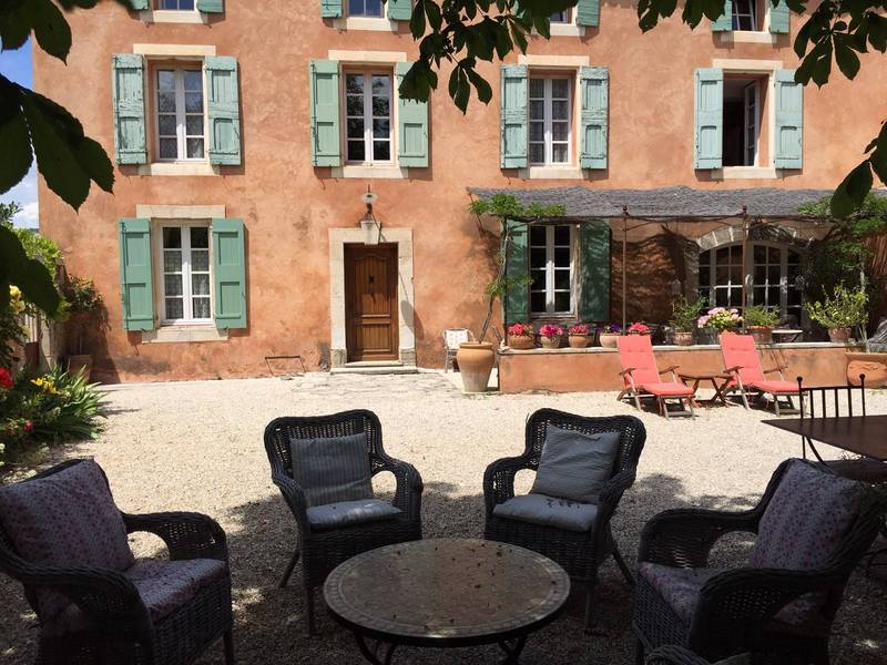 Luberon bastide restaurée à la vente