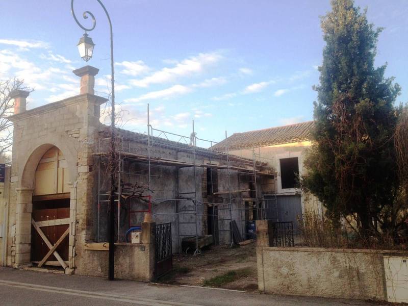 Mas de village à restaurer à vendre dans les Alpilles