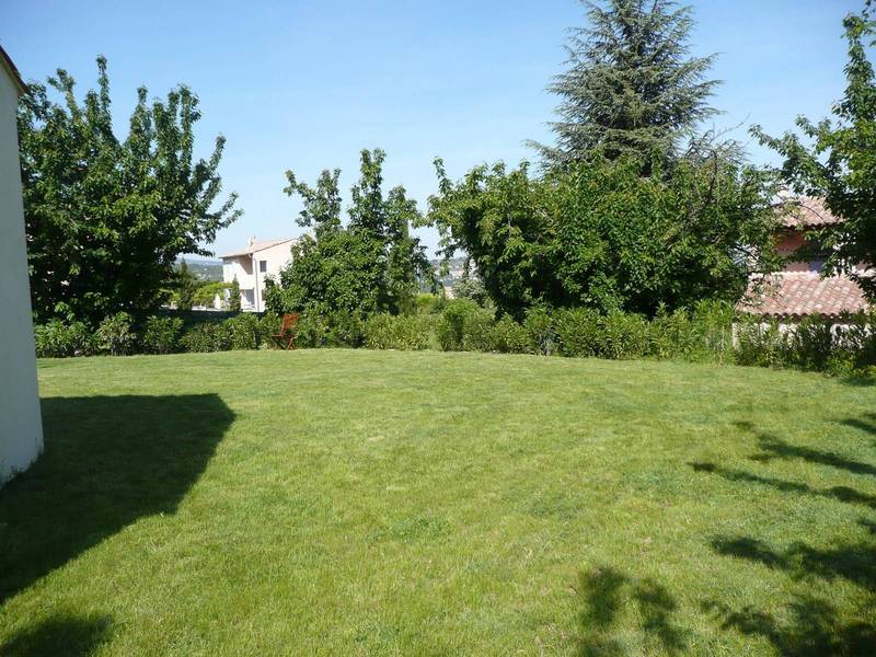 Bonnieux maison à vendre avec jardin proche des commerces