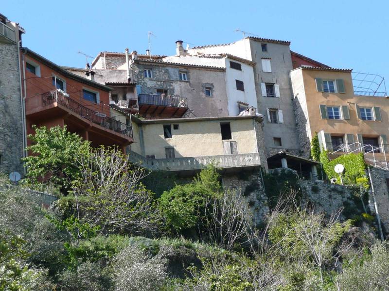 Nice à 40 minutes maison de village à rénover à la vente