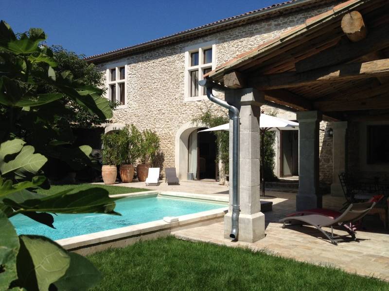 Mas de village entièrement restauré à vendre à Cabrières d'Avignon