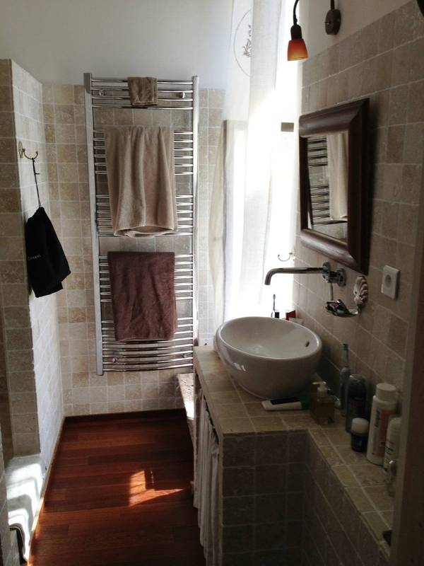 Mas de village datant du 18ème à vendre à Cabrieres d'Avignon avec jardin et piscine