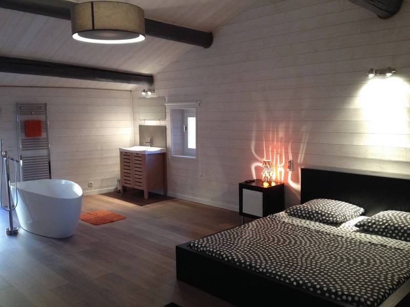 Maison de village à Cadenet restaurée dans un style contemporain