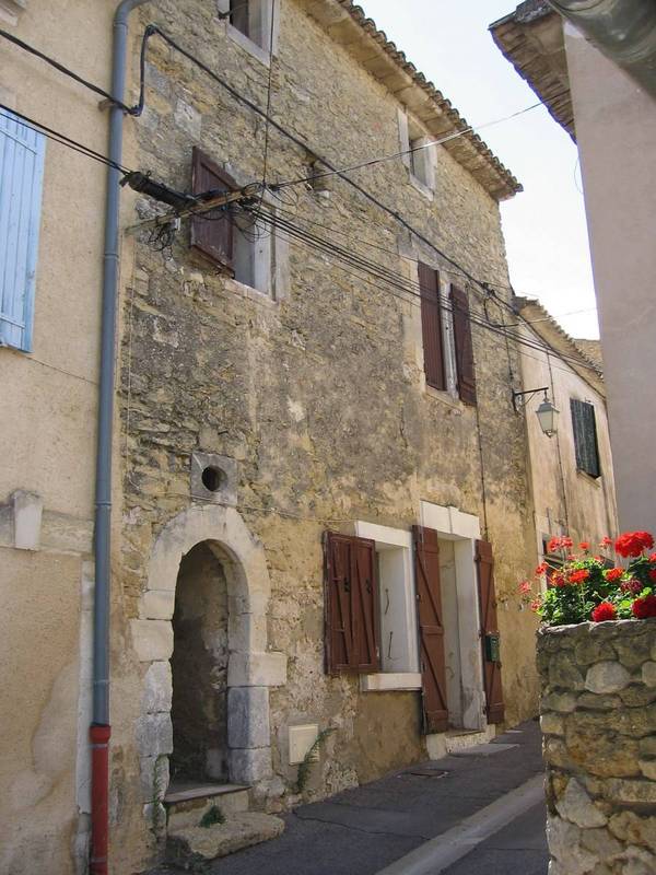 Maison à restaurer à la vente à Menerbes