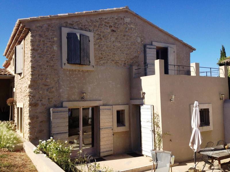 Maison de village entièrement restaurée dans le Luberon
