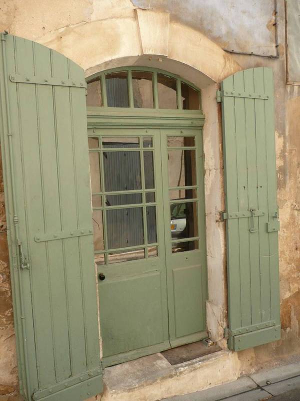 Demeure de Village à restaurer  à vendre à Menerbes dans le Luberon avec jardin et belle vue