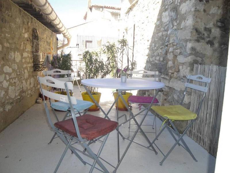Avendre maison de village avec terrasse près de Gordes