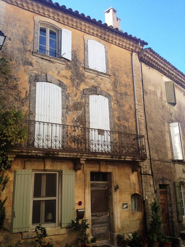 Saignon demeure de village à la vente
