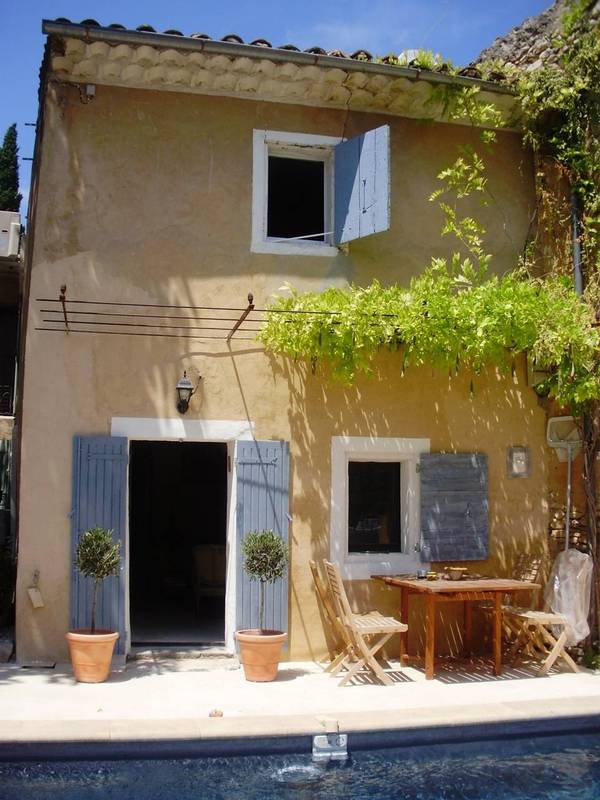 Maison de hameau pleine de charme à la vente près de Gordes