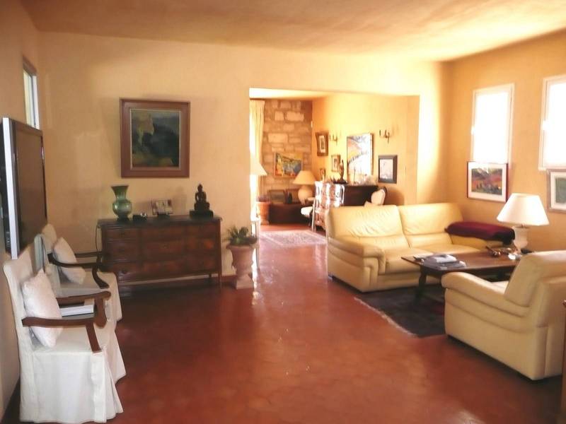 Villa rénovée à vendre près d'Avignon