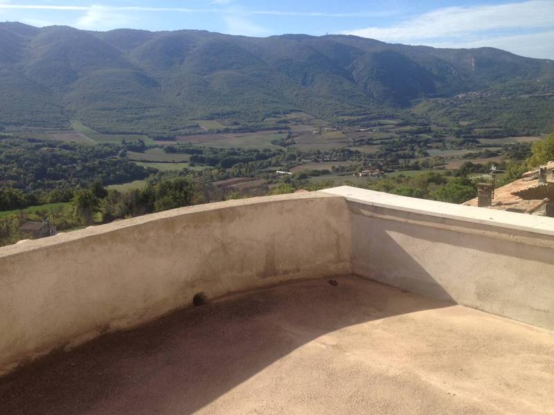 Maison à vendre avec terrasse face au Luberon