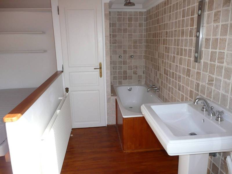 Luberon maison de village restaurée à vendre