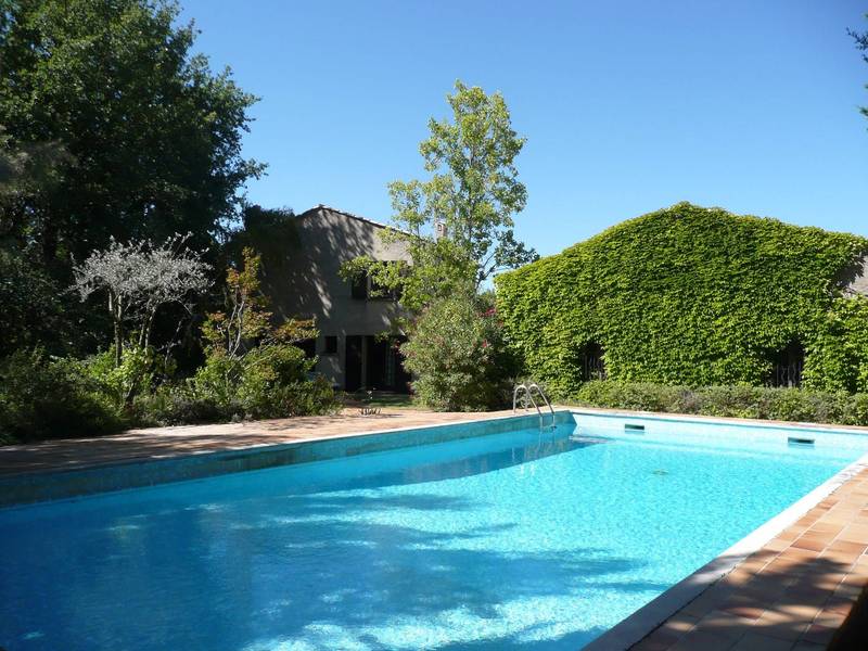 Propriété à la vente dans le village de Séguret