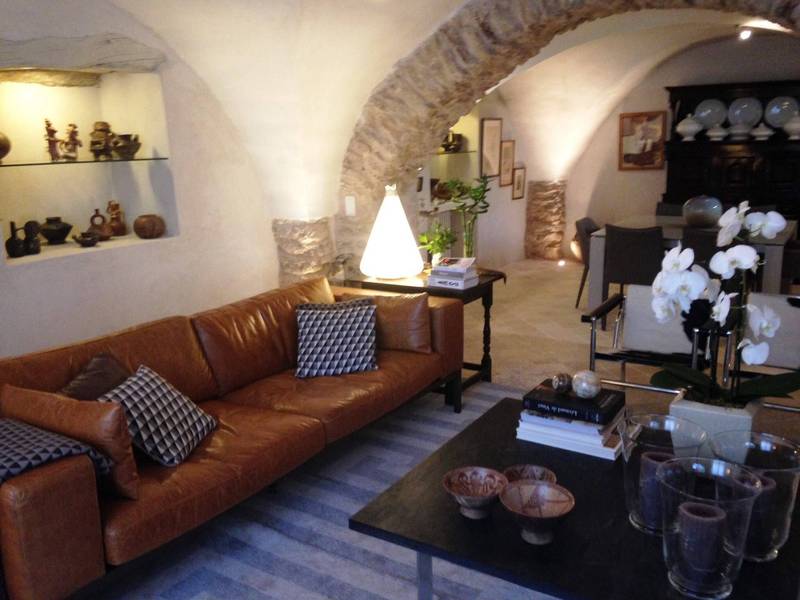 Maison de village de caractère à vendre à Cabrieres d'Avignon avec de grands volumes