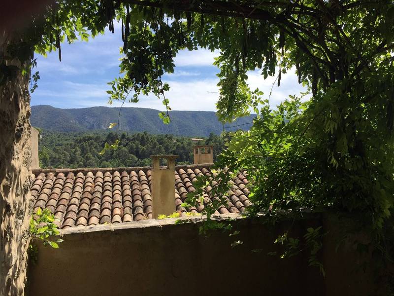 Maison de village avec cour intérieure jardin et vue panoramique