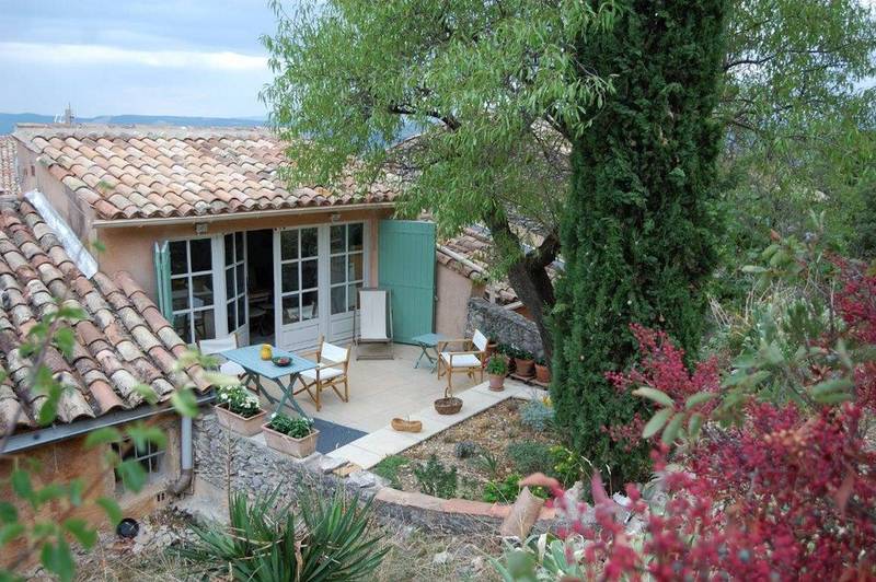 Vente d'une maison de village avec terrasse à Saint Saturnin les Apt