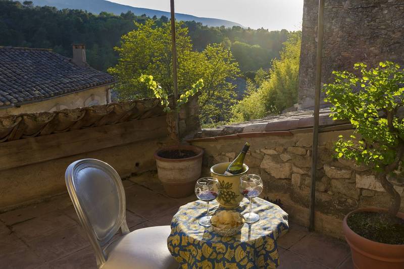 Vente d'une maison de village avec vue à Menerbes