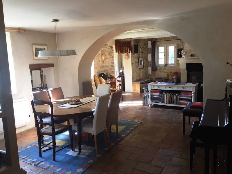 Entrechaux maison de hameau restauré à la vente