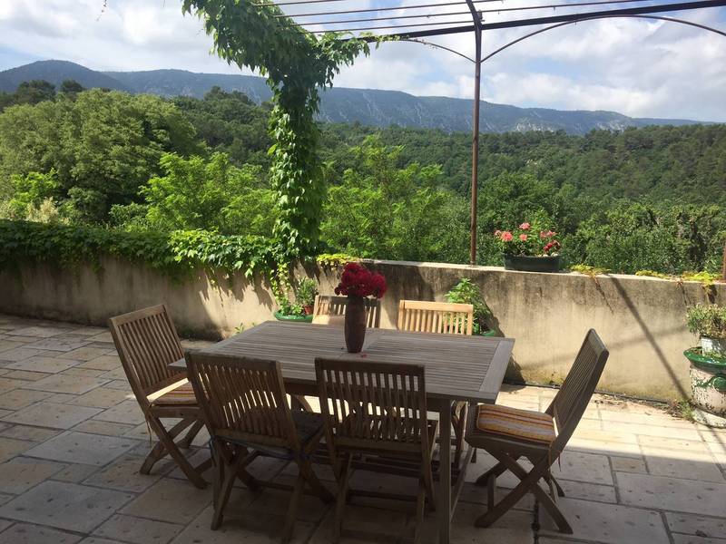 Maison de village à Menerbes avec maison d'amis jardin et piscine
