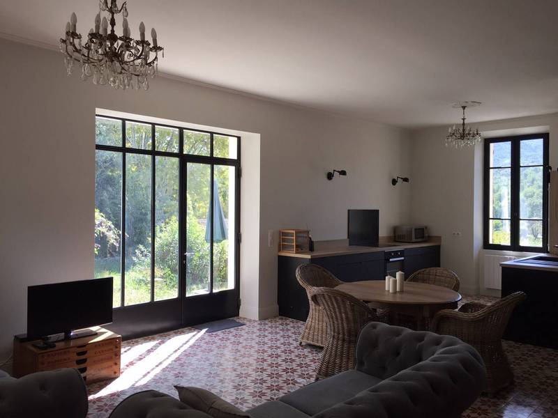 maison de village restaurée à vendre à Menerbes