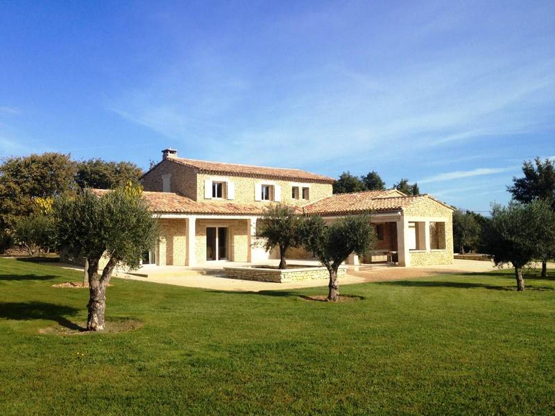 Lacoste Maison contemporaine en peirre à la vente en exclusivité par l'agence Immobilière du Luberon