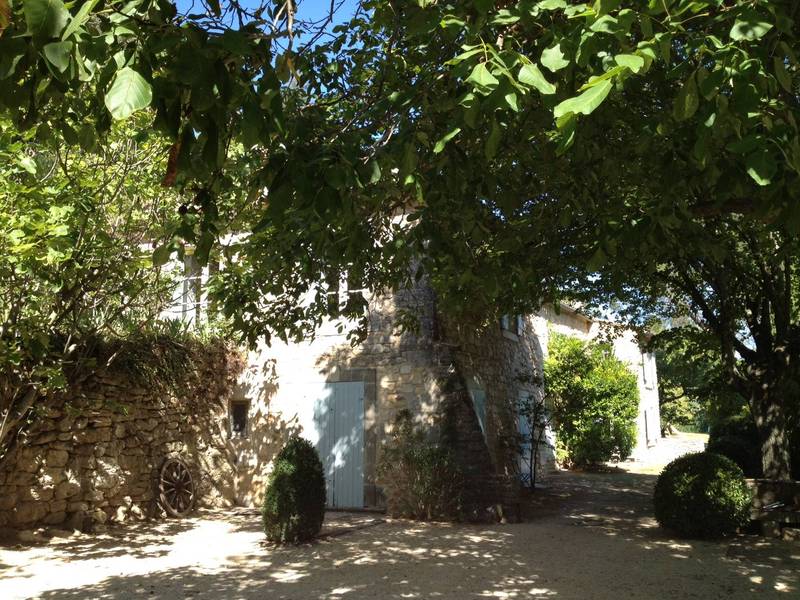 Mas entièrement restauré à Menerbes