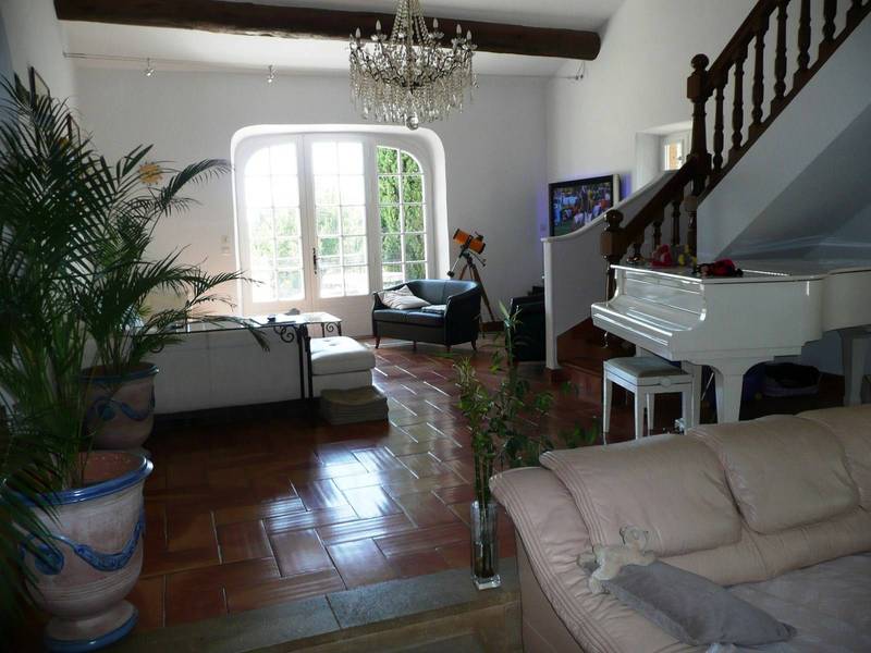 Mas en Pierre à vendre à Cheval-Blanc avec une vue dégagée