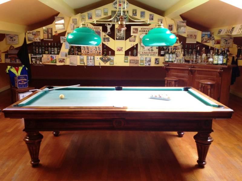 A vendre près d'Avignon Villa avec salle de billard