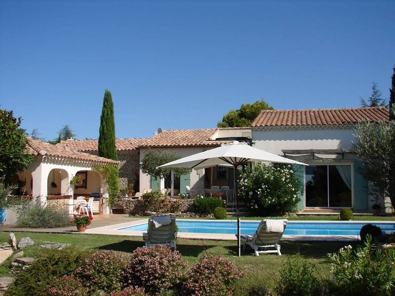 Villa avec vue proche de Gordes