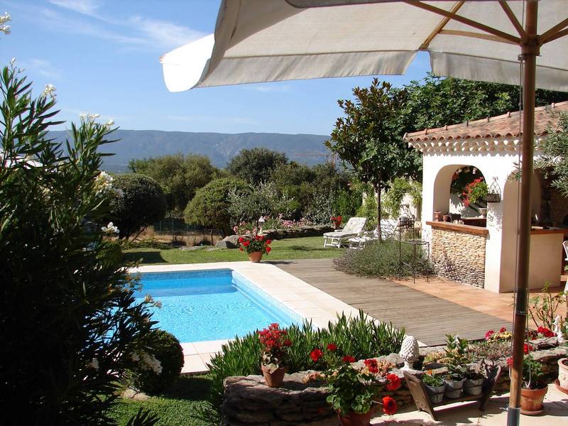 Villa à la vente à Cabrières d'Avignon avec superbe vue