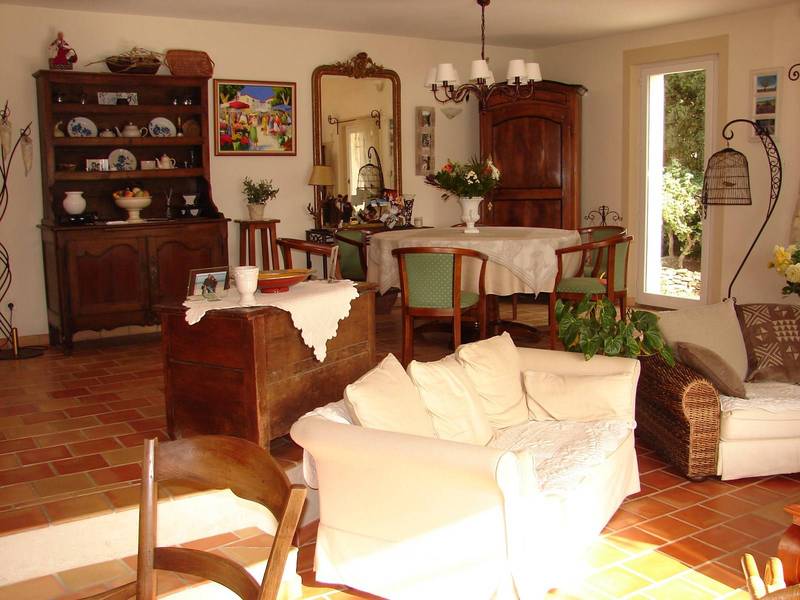 Villa  à vendre à Cabrieres d'Avignon avec jardin, piscine et très une belle vue sur le Luberon