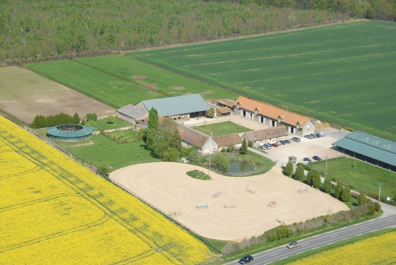 A vendre centre équestre près de Paris