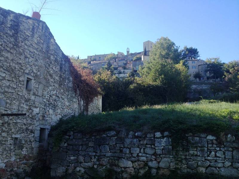 Maison à restaurer à la vente à Lacoste