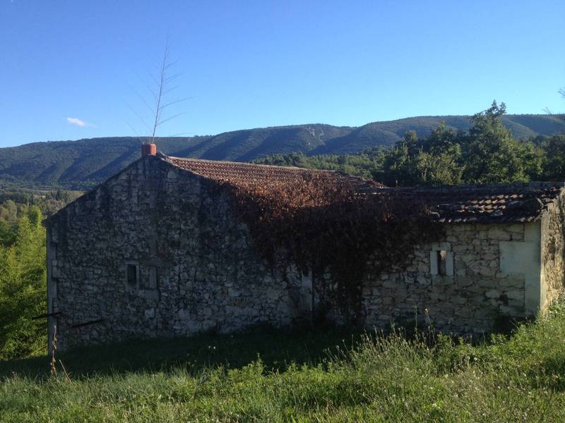 A vendre à Lacoste mas à restaurer avec vue panoramique