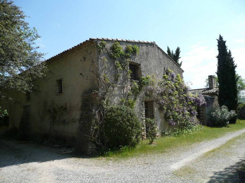 A vendre à Menerbes mas ancien jardin et piscine