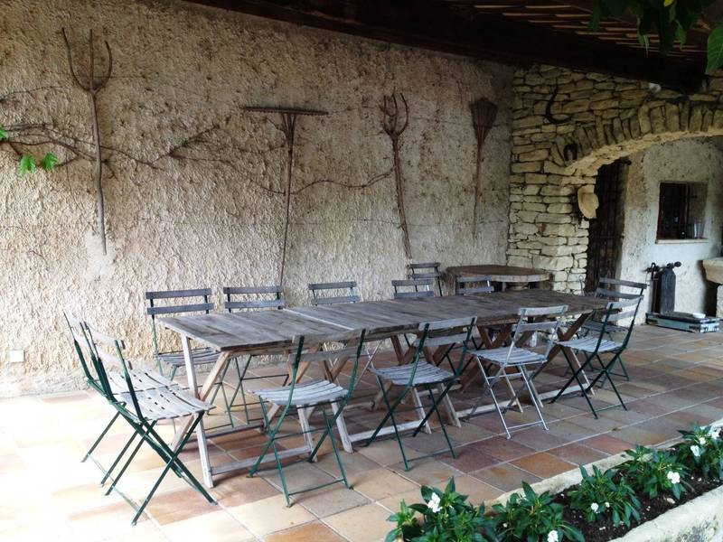Propriété à vendre à Menerbes avec auvent salle à manger d'été