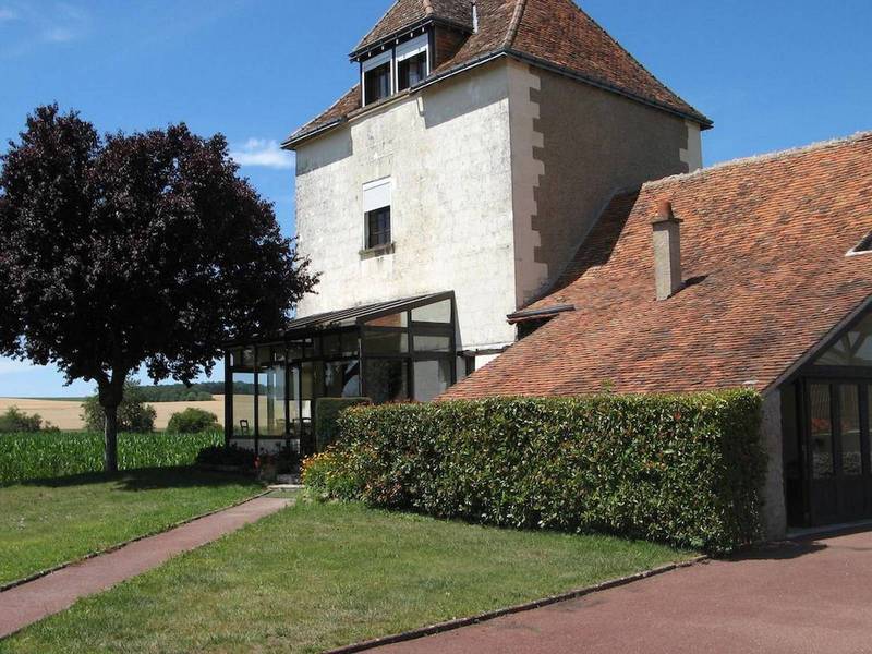 A vendre moulin avec jardin et piscine