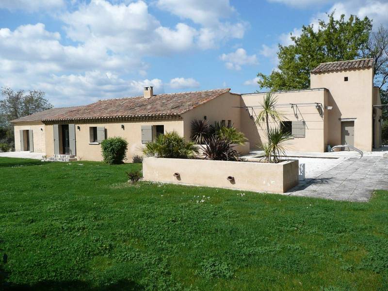 Maison de plain pied face au luberon à la vente