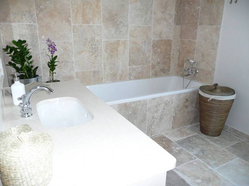 mENERBES maison restaurée à la vente en exclusivité par l'agence Immobilière du luberon